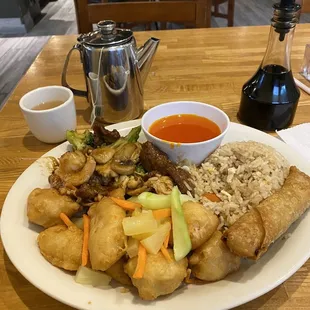 Lunch special sweet sour chicken with triple dish