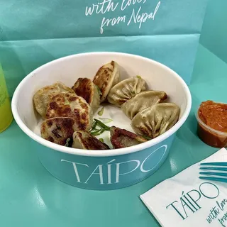 Pan-Seared Momo with Sauce