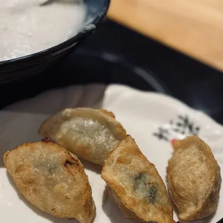 Fried pork dumpling