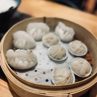 Xiao long bao(soup dumpling)