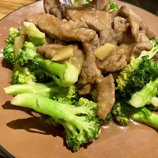 beef with Chinese broccoli(cauliflower)
