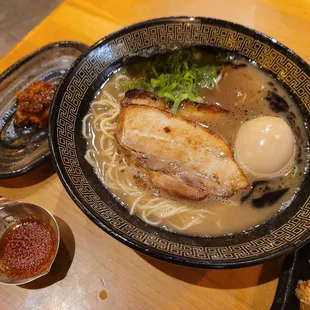 niku spicy ramen (no kikurage mushrooms, chili oil and spicy pork miso on the side)