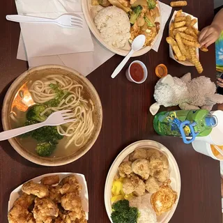 Fried Chicken Breast with Noodle Soup