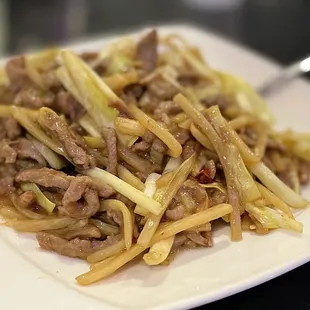 L38. Sauteed Beef with Yellow Chive and Bamboo Shoot