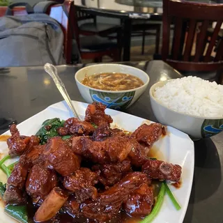 35 Braised Spare Ribs In Bbq Sauce W/ Spinach 35.