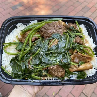 8. Stewed Beef W/ Spinach Over Rice 8.