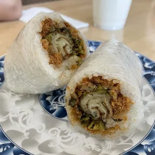 Rice Roll with Spicy Pickled Vegetable: soo good!