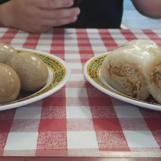 Sweet Rice Roll with Peanuts