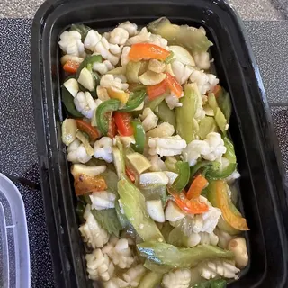 Stir-Fried Squid with Celery