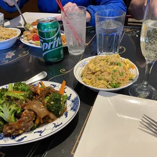 Broccoli Beef with Garlic Sauce Lunch Special