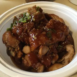 C10. Crispy Chicken Cutleg with Garlic Flavor Sauce