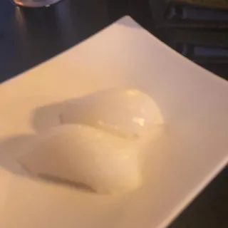 2 Pieces Squid Sushi