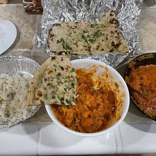 Butter Chicken &amp; Garlic Nan Bread