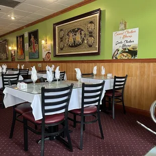 Very nice dinning area. Real cloth napkins!