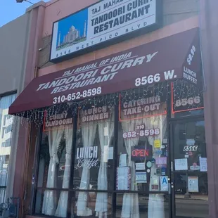 the outside of the restaurant