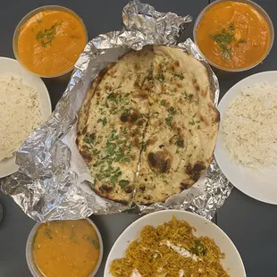 garlic naan
 butter chicken
 chicken biryani
