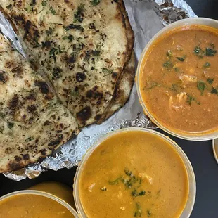 garlic naan
 butter chicken
 chicken vindaloo