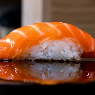 Classic Edomae style nigiri sushi (salmon)