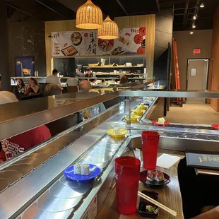 sushi and sashimi, interior
