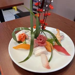 Sushi &amp;sashimi lunch