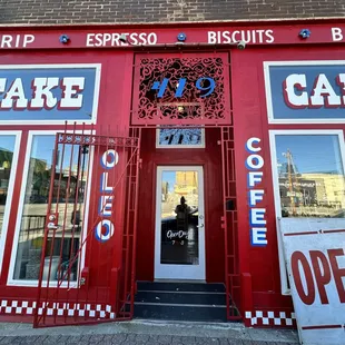 the front of a coffee shop