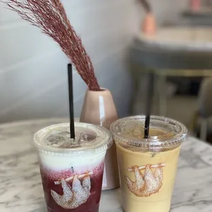 La Mejor Agua de Jamaica and caramel latte