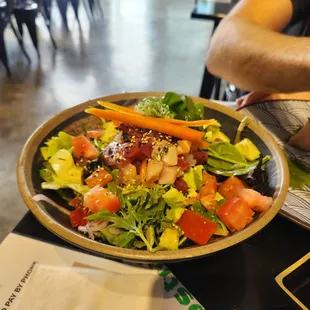 chirashi salad bowl