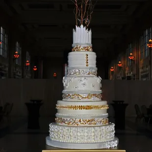 Wdding cake at Union Station KC