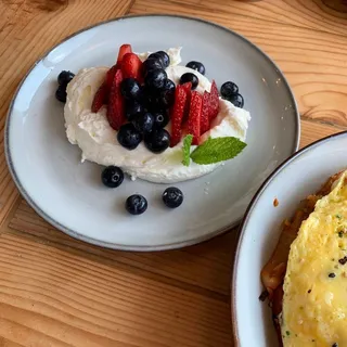 Side Berries n Cream