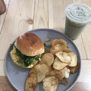 16 oz. Iced Matcha Latte