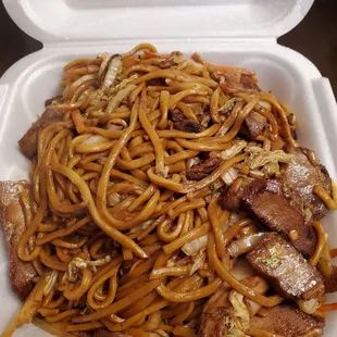 Pork lo mein
