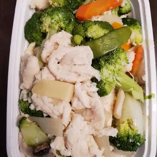 Steamed vegetables with chicken