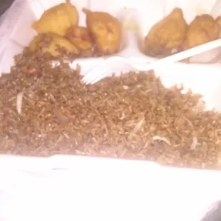 Hey here's my pork fried rice minus the pork ...lol    seriously can you see any meat in there folks!?