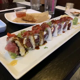 Black Pepper Tuna Roll