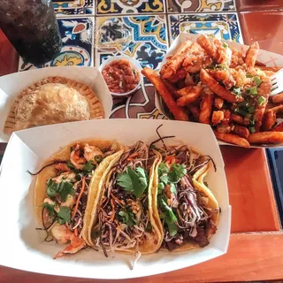 K-Town Cheese Fries ONLY W / SPICY MAYO