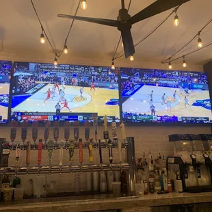 Bar lower floor