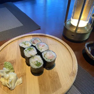 Yellowtail Scallion roll