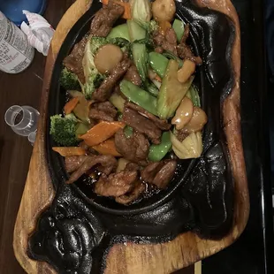 3. Beef on a Sizzling Platter