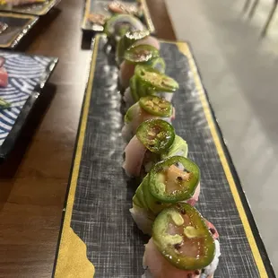 Kiss of yellowtail roll