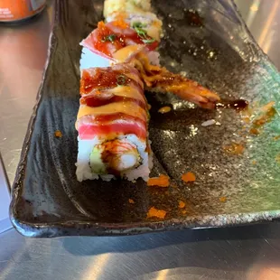 You MUST try this new sushi restaurant in Whitestown!  Amazing!  Great service, friendly staff and superb sushi!