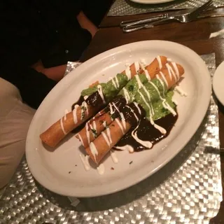 Flautas de Pollo -o- de Barbacoa de Res