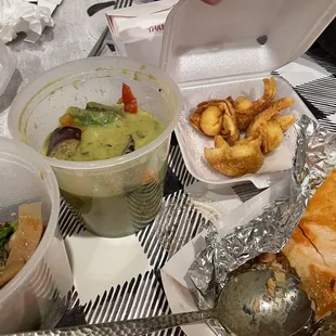 Food to go - avocado salmon curry