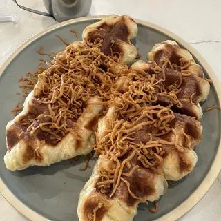 2 Brunost Cheese Croffles