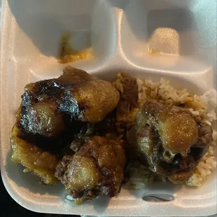 This supposed to be Oxtails Dinner with Rice and Old Fashioned Gravy. No gravy. Just oven cooked oxtail that&apos;s like chewing rubber.