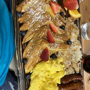 À la carte selections served on a wooden platter. Delicious.