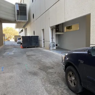 Entrance  Can go through the alley