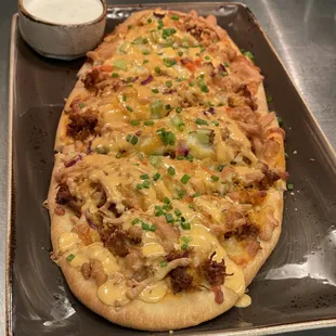 Buffalo chicken flatbread