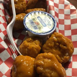 Boneless Buffalo Wings/Black truffle hot wings