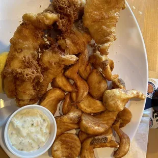 Three pieces beer battered cod with fries and tartar sauce