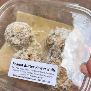 Peanut butter protein balls